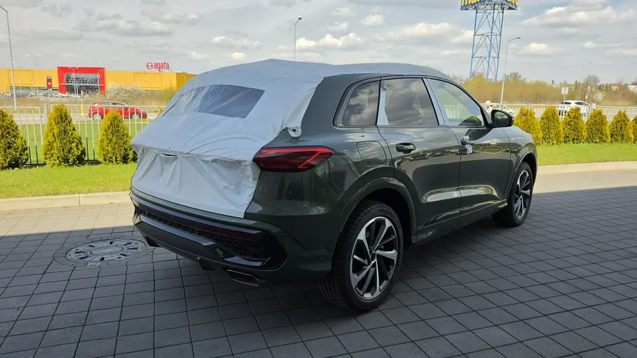 AUDI Q5 -
