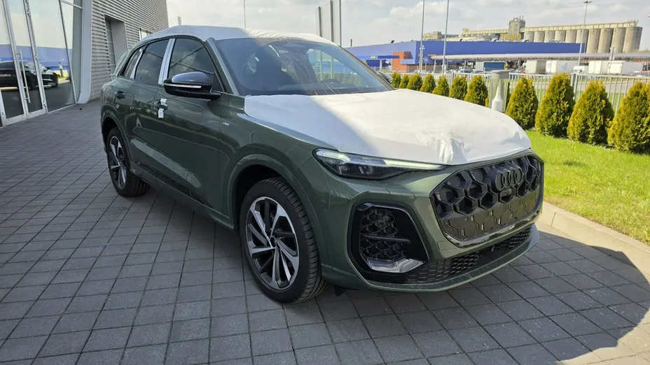 AUDI Q5 -