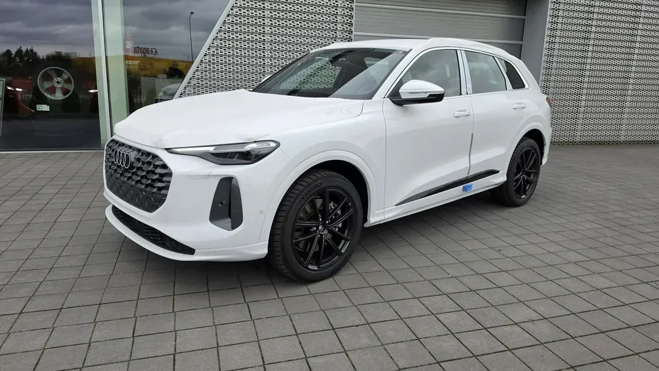 AUDI Q5 -