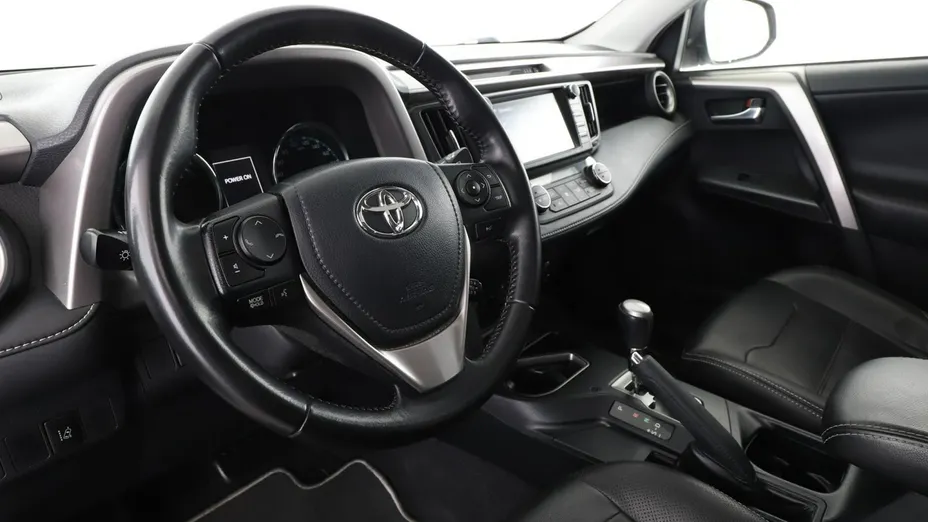 TOYOTA RAV4 -