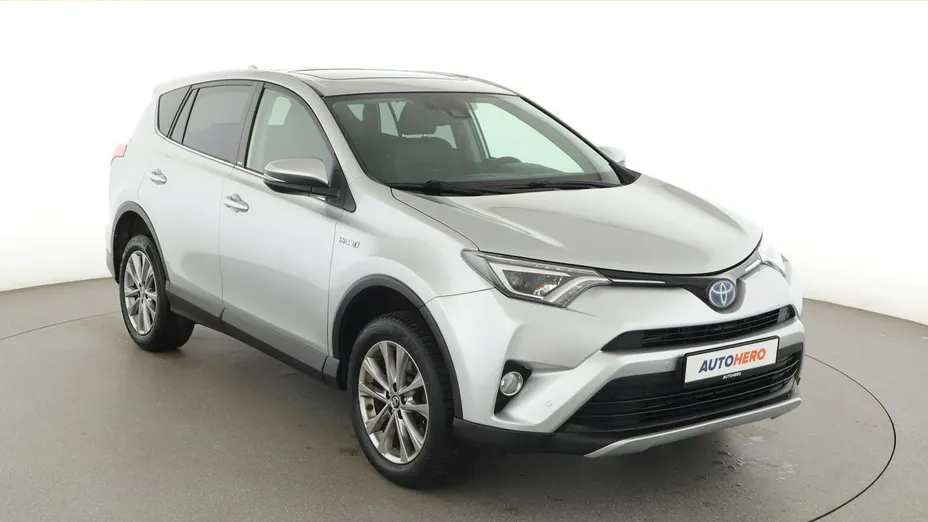 TOYOTA RAV4 -