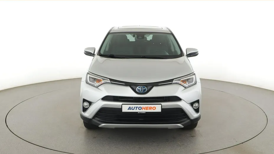 TOYOTA RAV4 -
