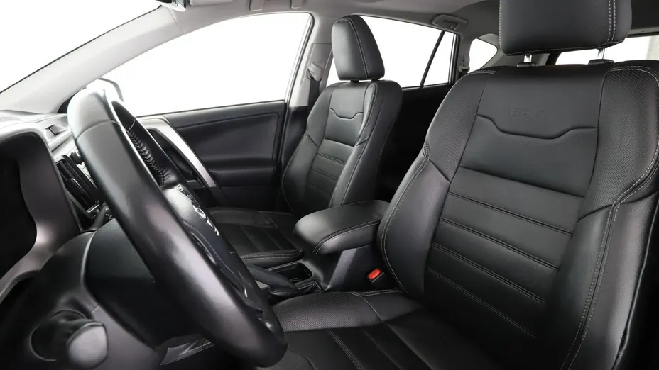 TOYOTA RAV4 -