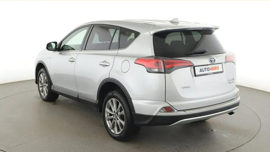 TOYOTA RAV4 -