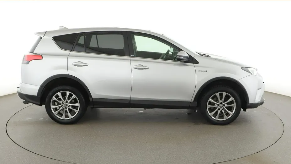 TOYOTA RAV4 -