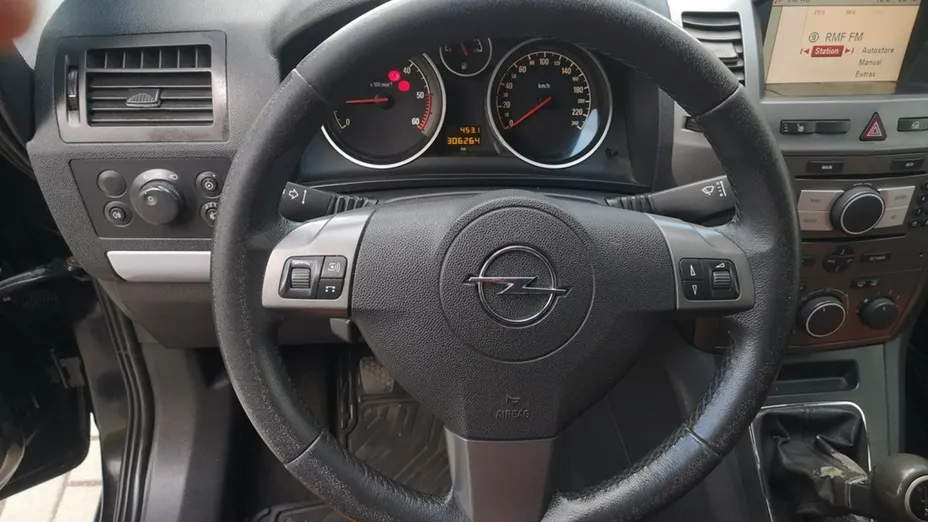 OPEL Zafira -