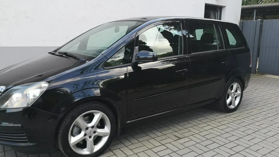 OPEL Zafira -