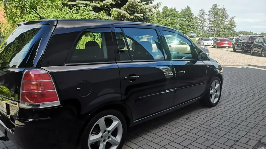 OPEL Zafira -