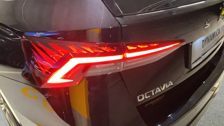 SKODA Octavia -