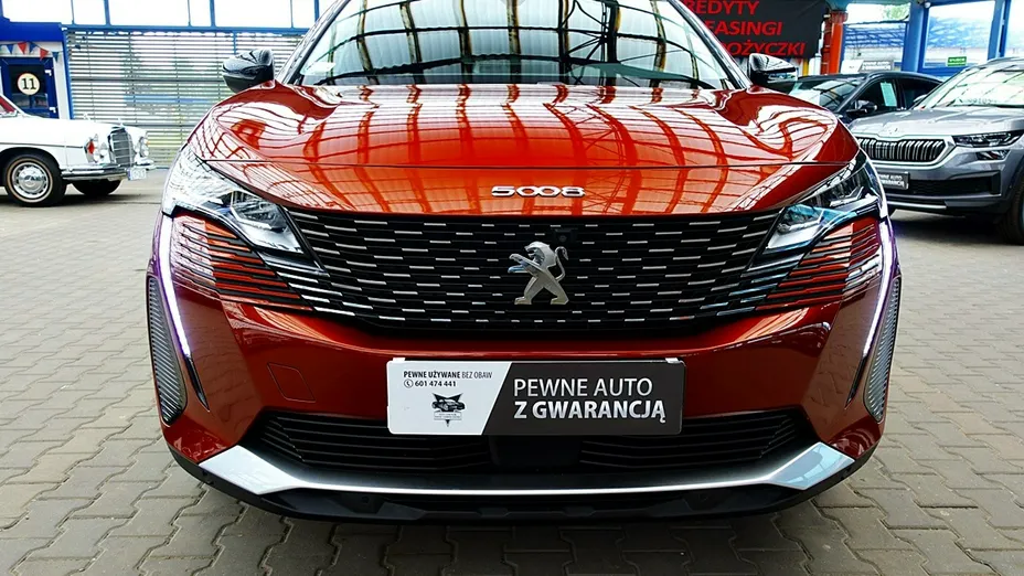 PEUGEOT 5008 -
