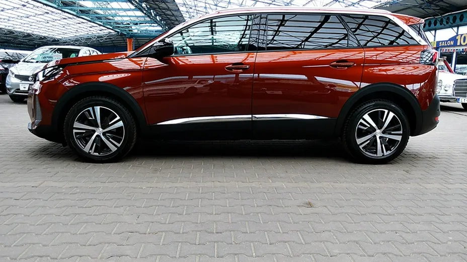 PEUGEOT 5008 -