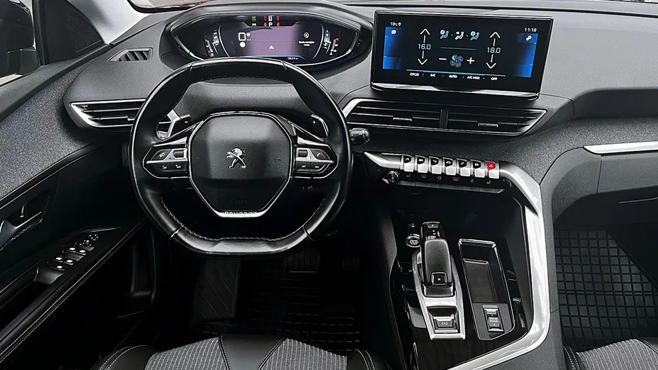 PEUGEOT 5008 -