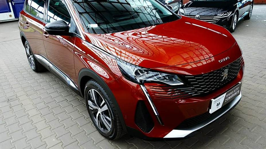 PEUGEOT 5008 -