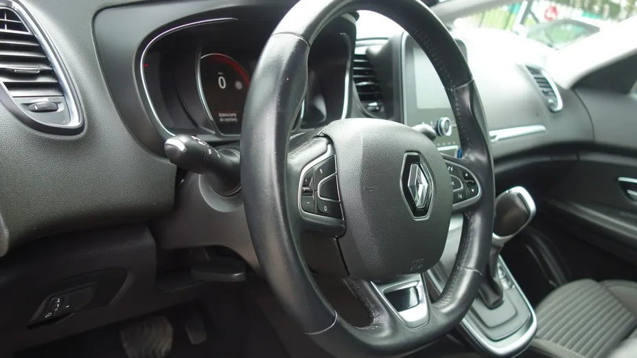 RENAULT Scenic -