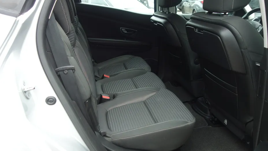 RENAULT Scenic -