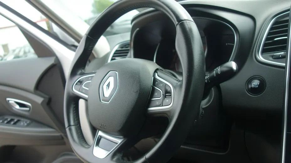 RENAULT Scenic -