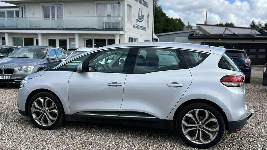 RENAULT Scenic -