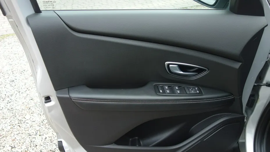 RENAULT Scenic -