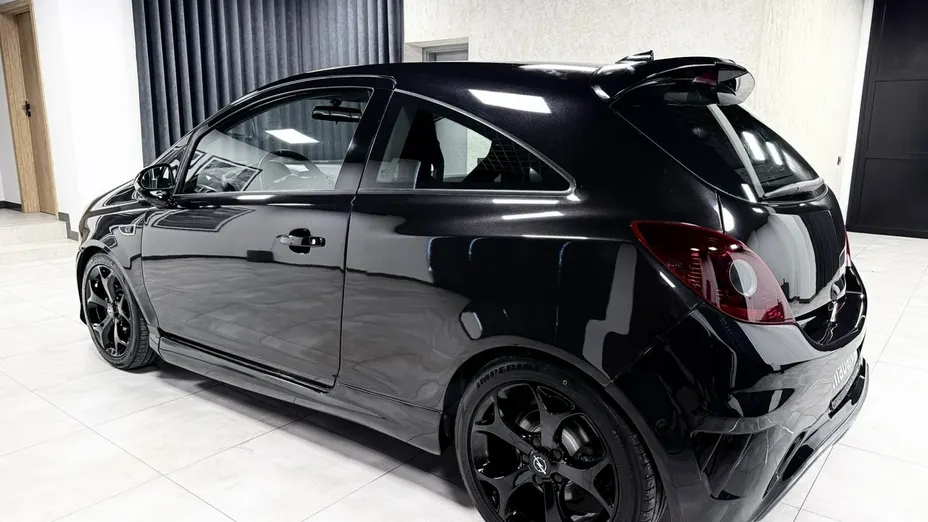 OPEL Corsa -