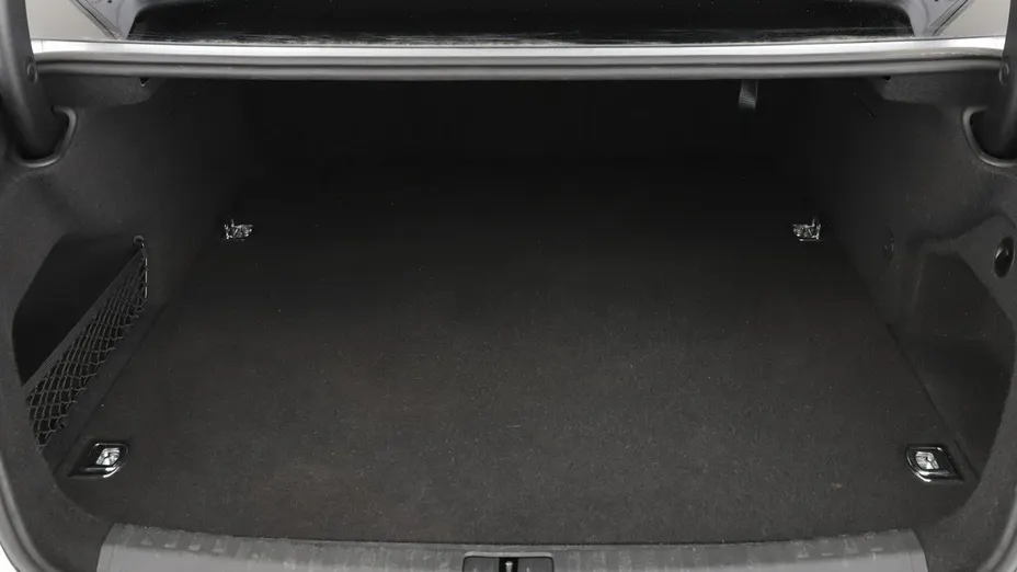AUDI A6 -