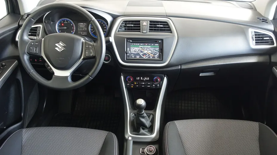 SUZUKI S-Cross -