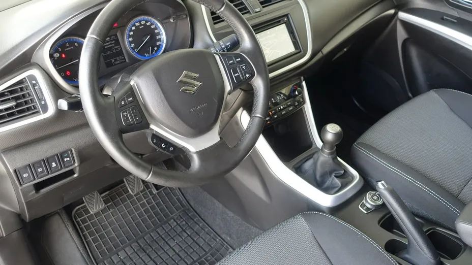 SUZUKI S-Cross -