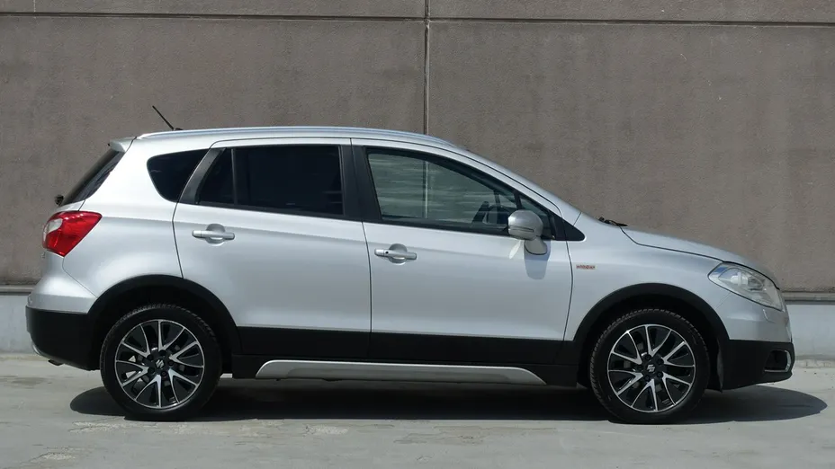 SUZUKI S-Cross -