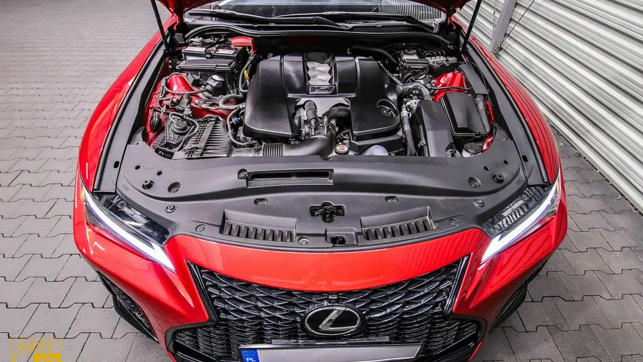 LEXUS IS -