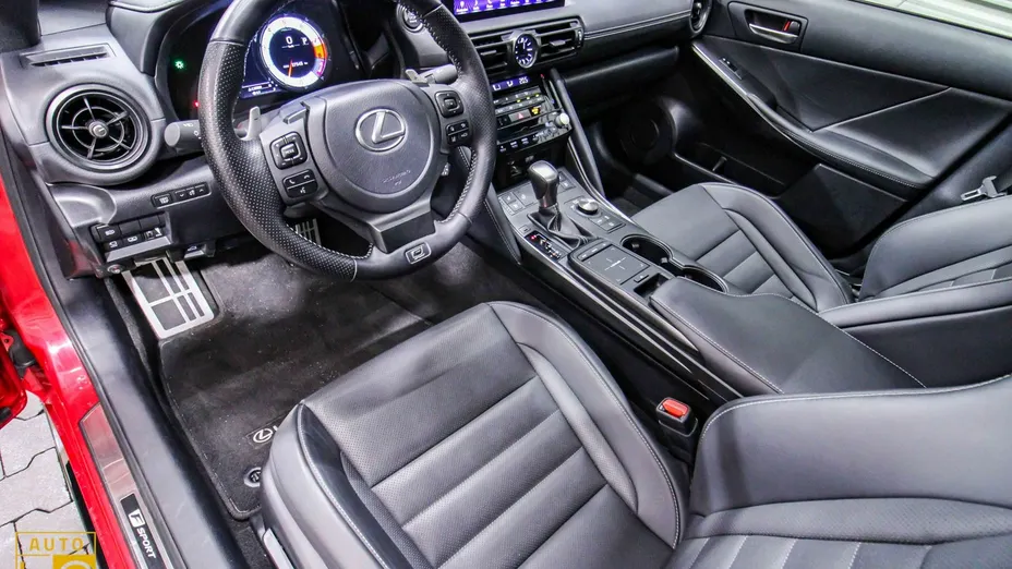 LEXUS IS -