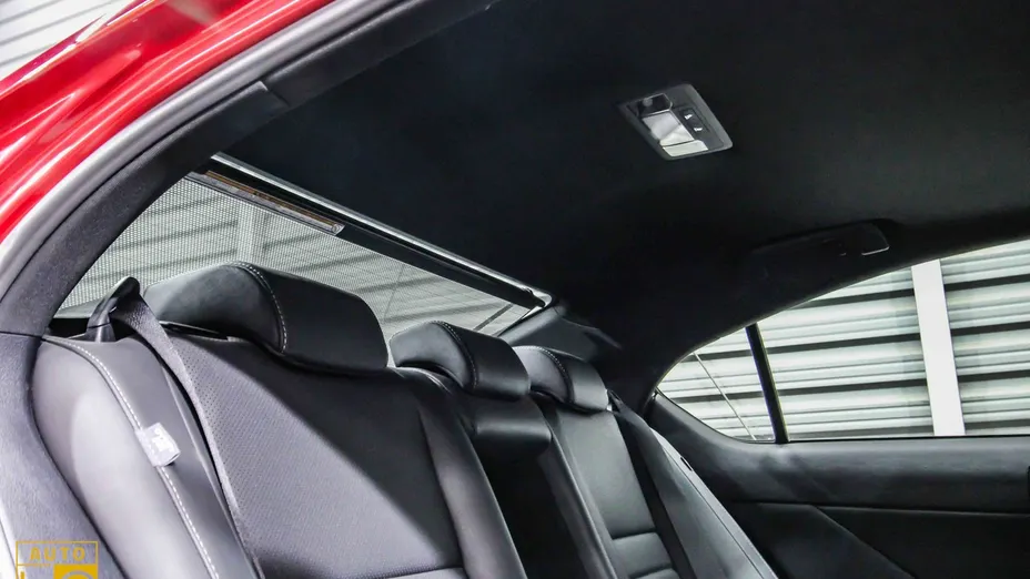 LEXUS IS -