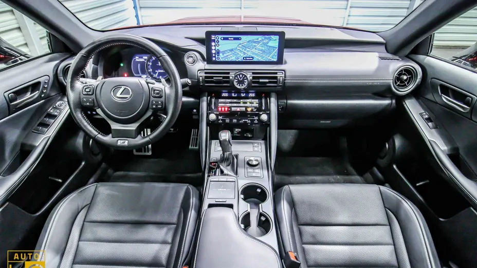 LEXUS IS -