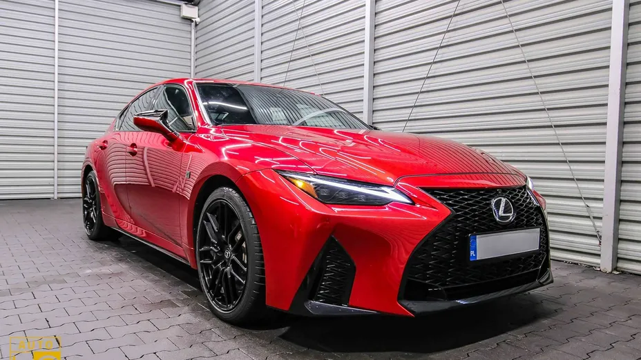 LEXUS IS -