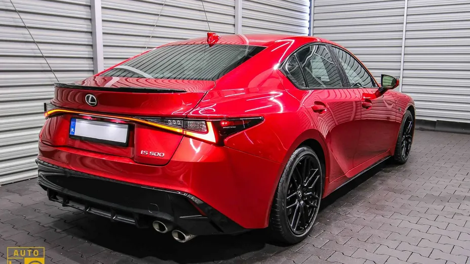LEXUS IS -