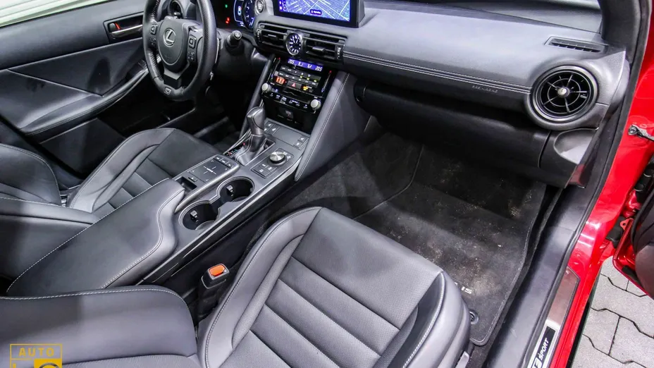 LEXUS IS -