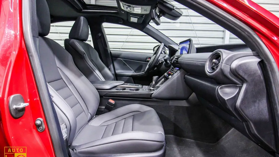 LEXUS IS -