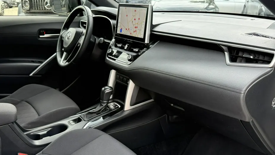 TOYOTA Corolla Cross -