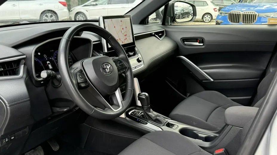 TOYOTA Corolla Cross -