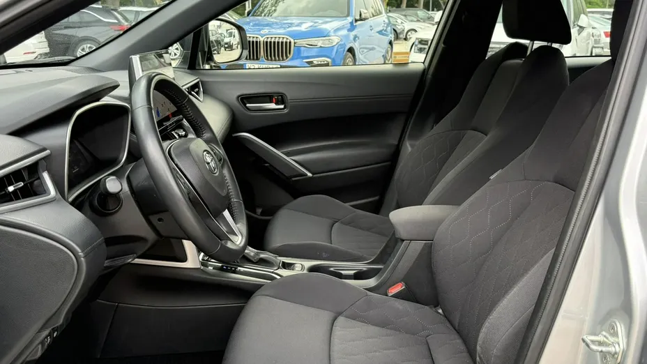TOYOTA Corolla Cross -