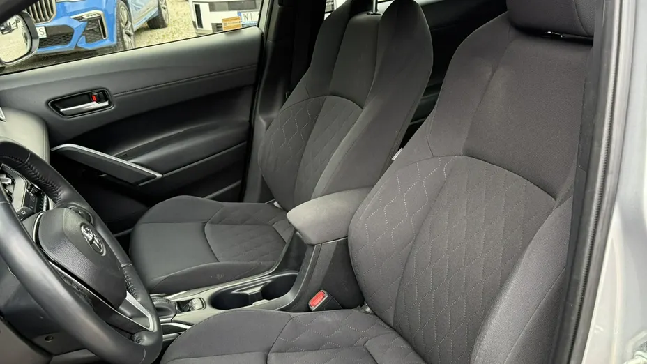 TOYOTA Corolla Cross -