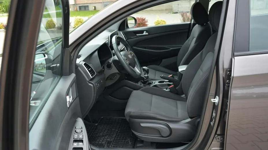 HYUNDAI Tucson -