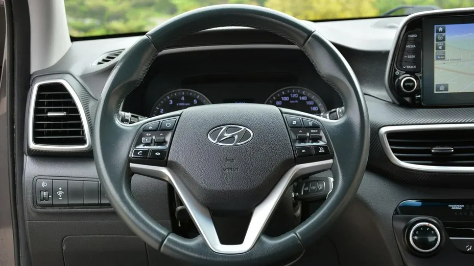 HYUNDAI Tucson -