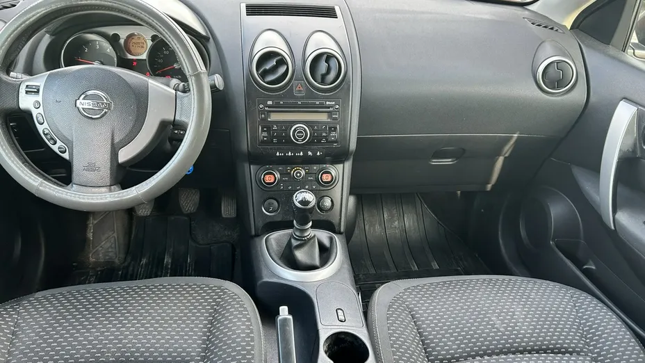 NISSAN Qashqai -