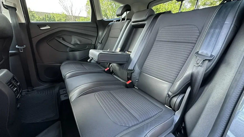 FORD Kuga -