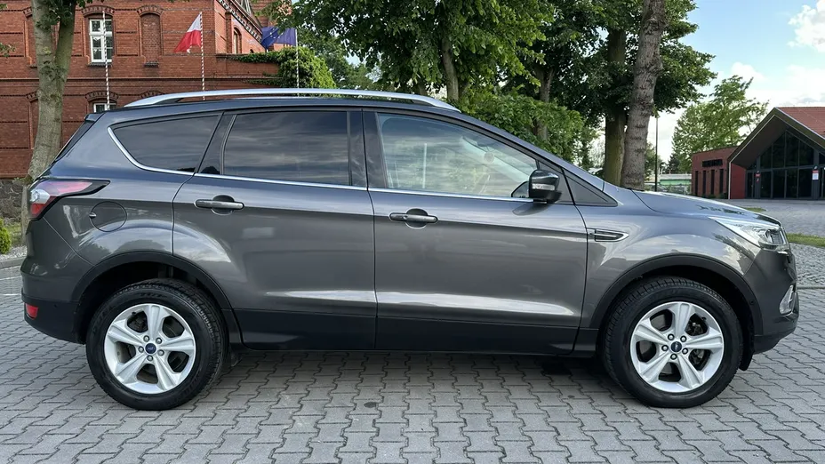 FORD Kuga -