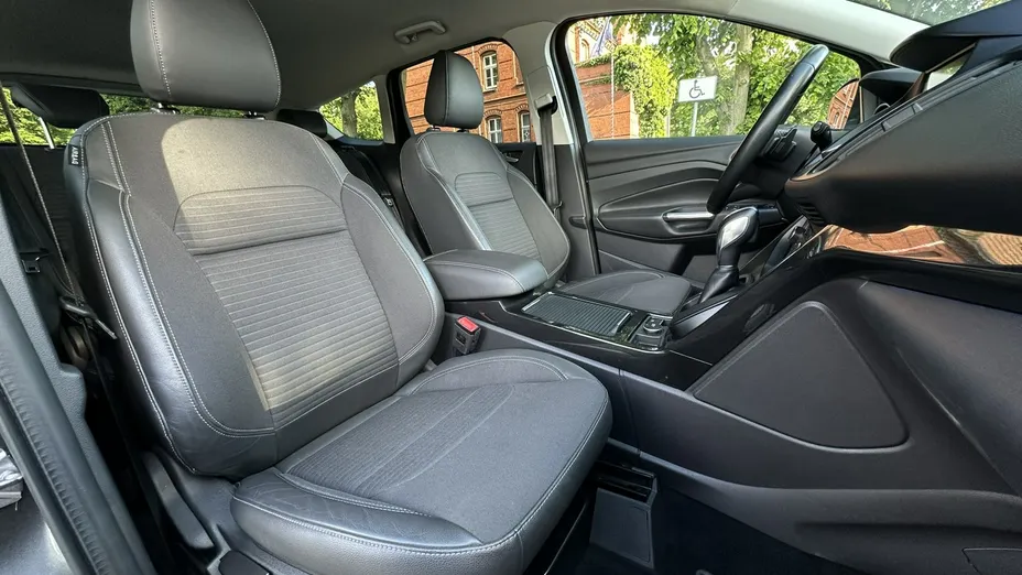 FORD Kuga -