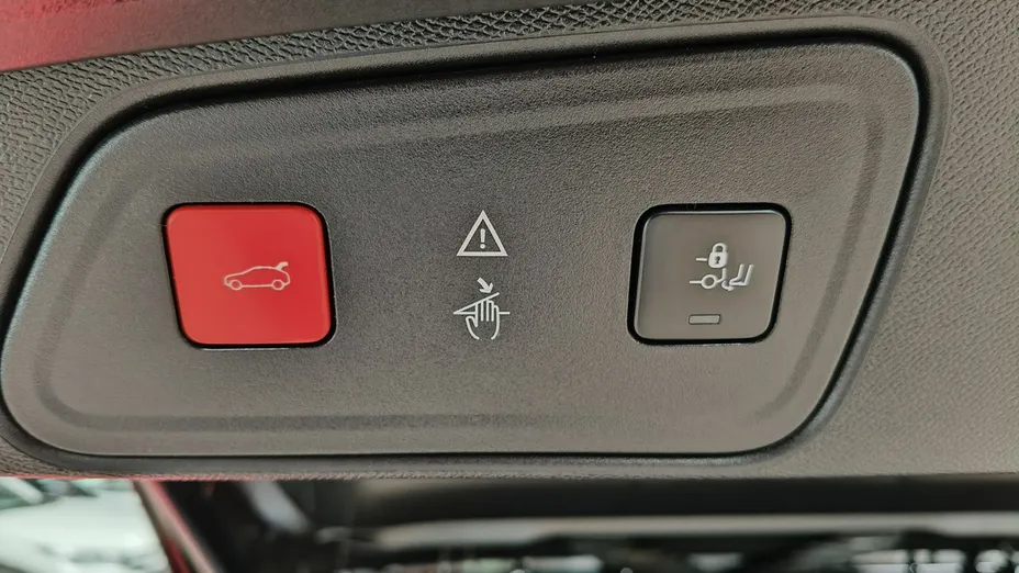 PEUGEOT 3008 -