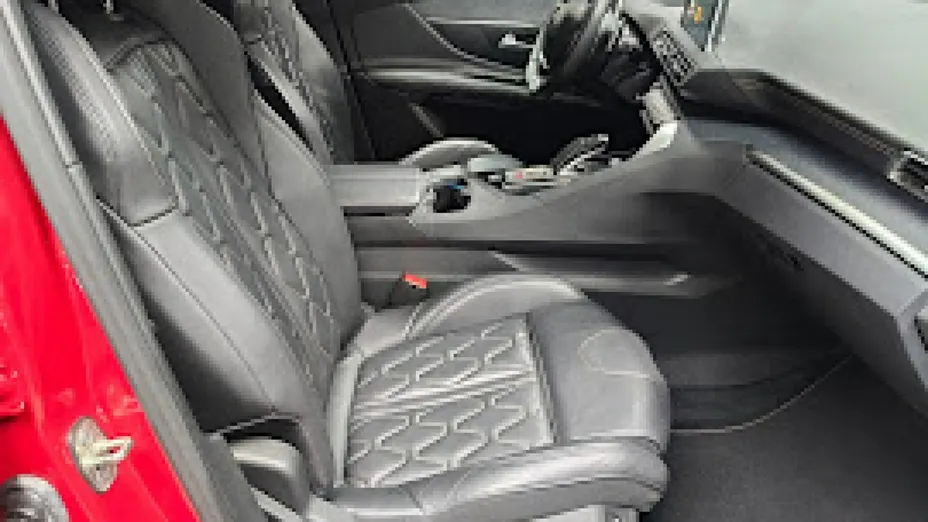PEUGEOT 3008 -