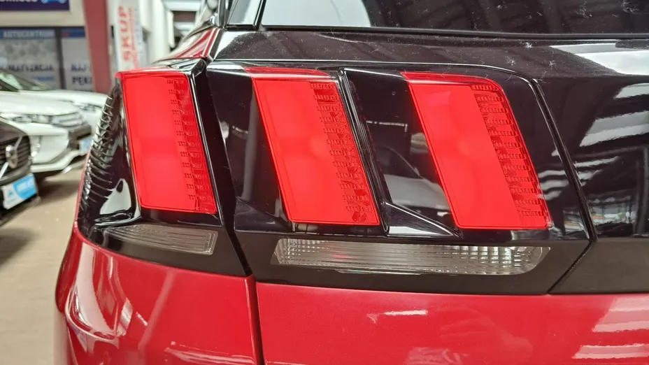 PEUGEOT 3008 -
