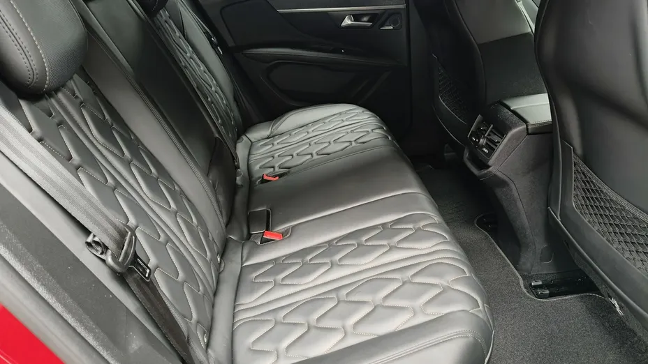 PEUGEOT 3008 -