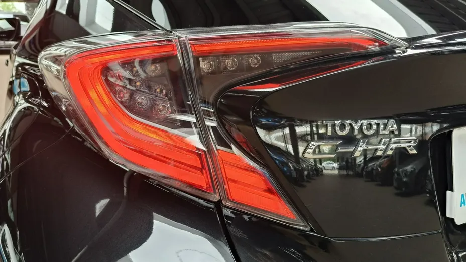 TOYOTA C-HR -